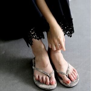 Solei Sea Women's Python Gray Flip Flop Sandals Size 7